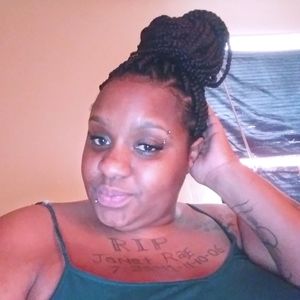 Meet your Posher, Quatia